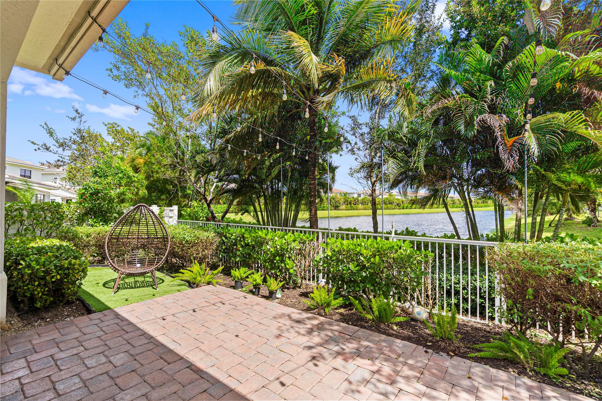 Coral Lago 182-31 B - Residential