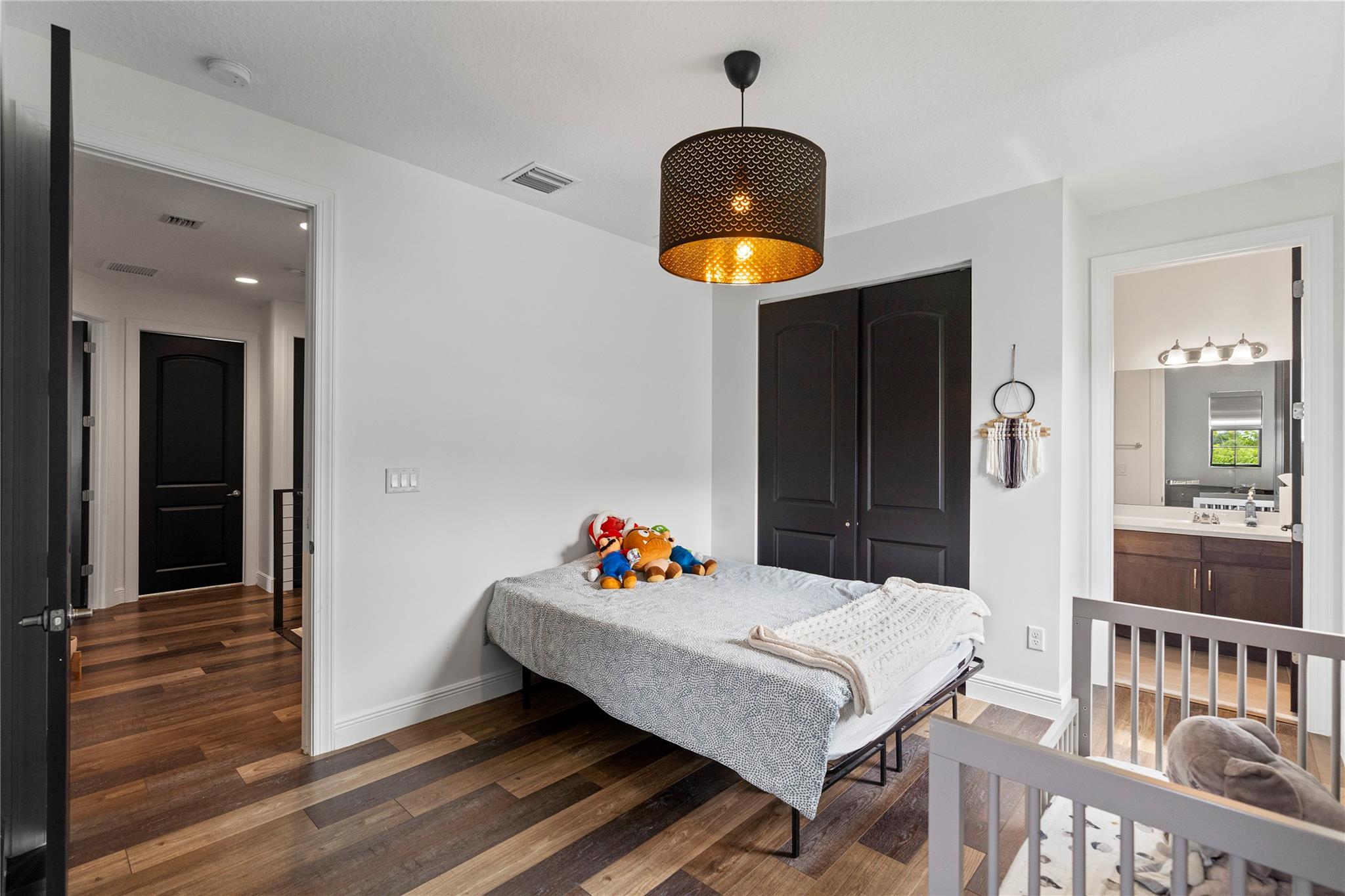 Coral Lago 182-31 B - Residential