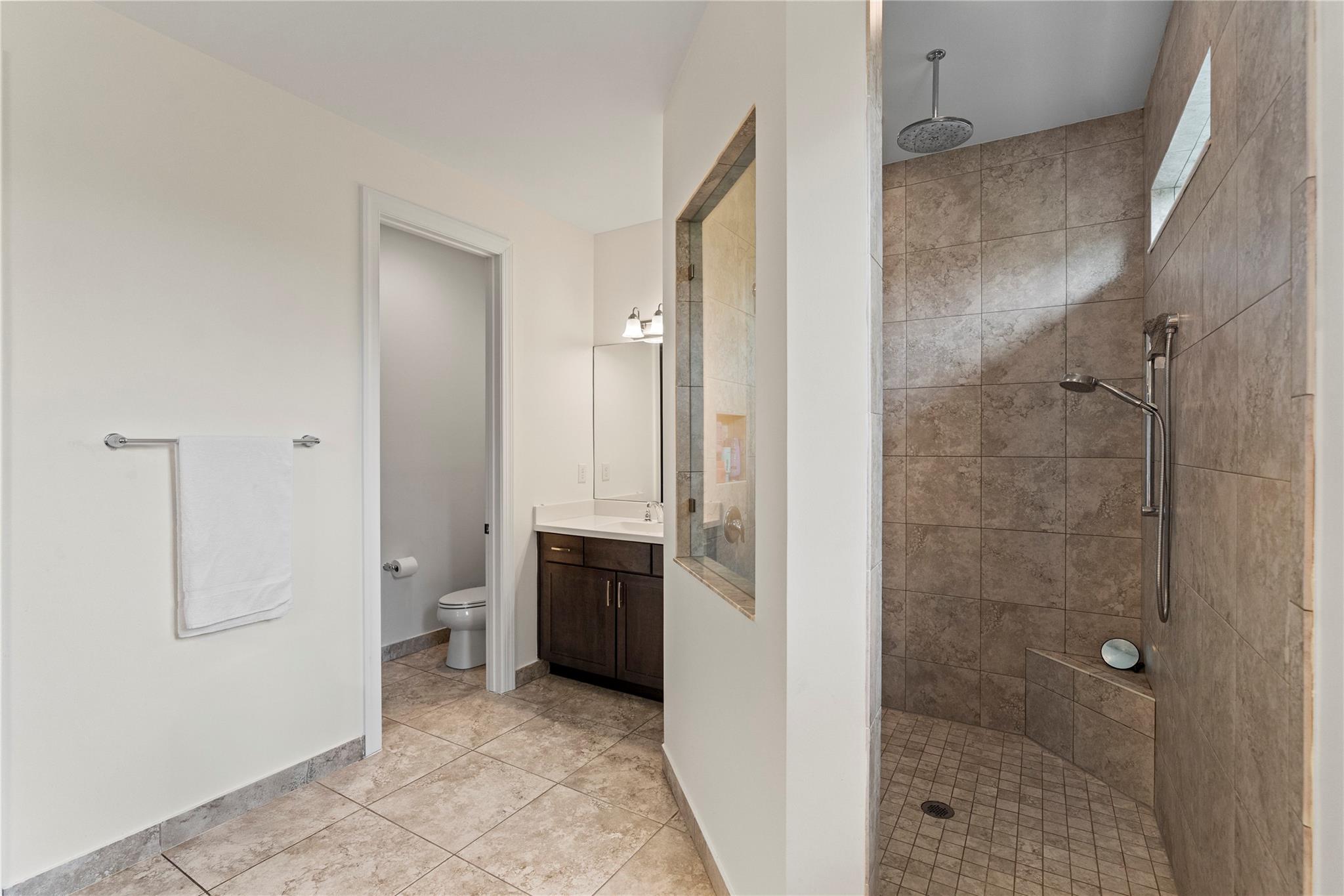 Coral Lago 182-31 B - Residential