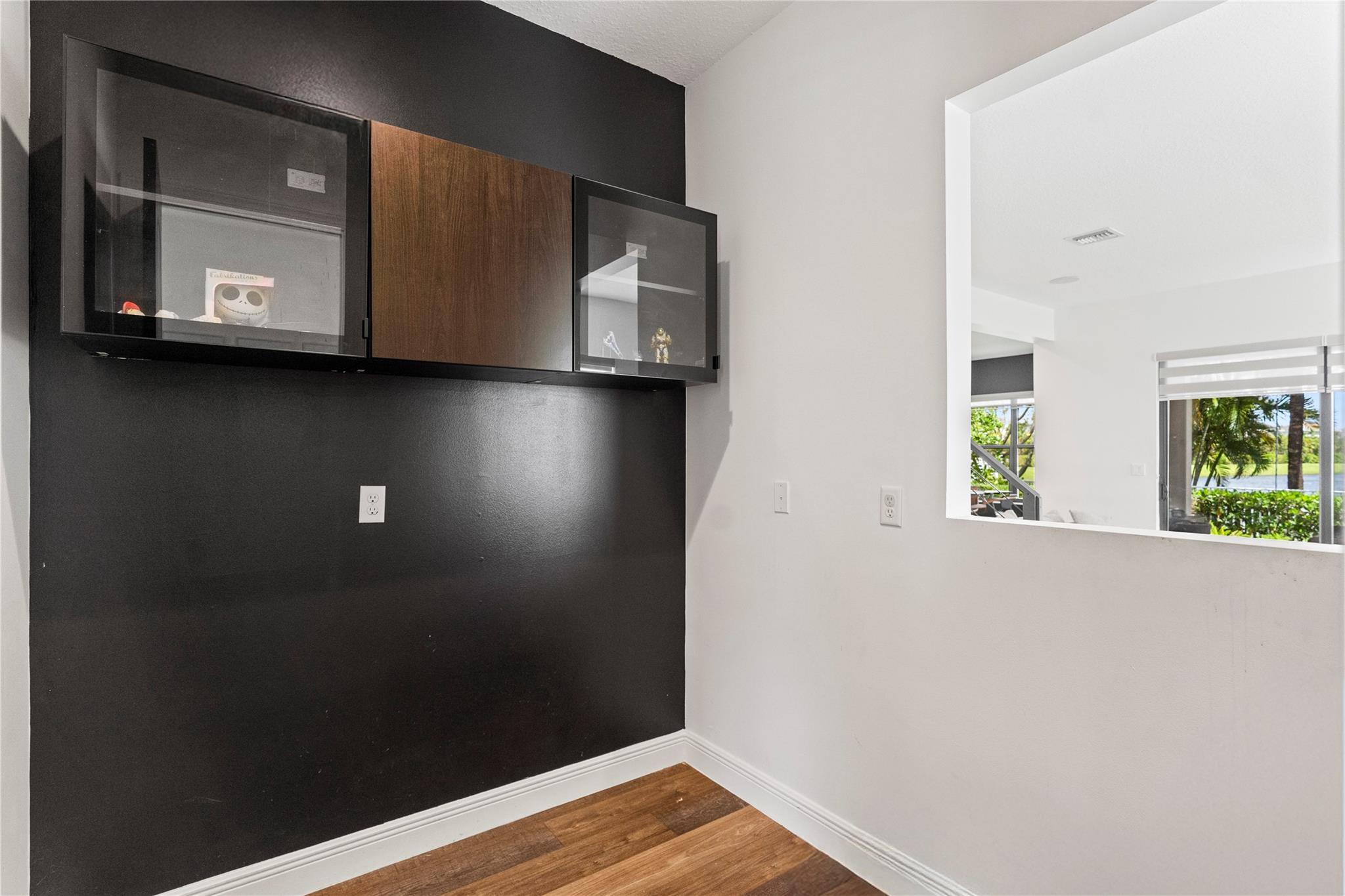 Coral Lago 182-31 B - Residential
