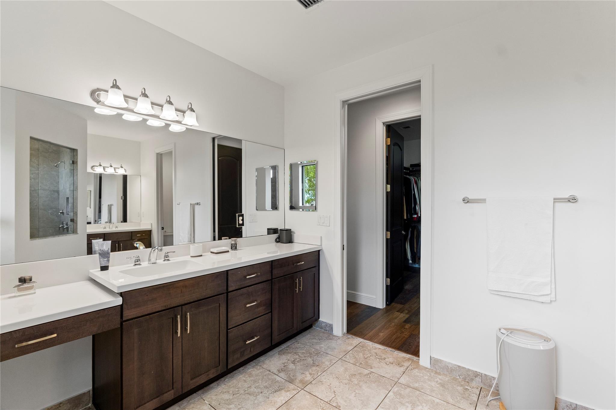Coral Lago 182-31 B - Residential