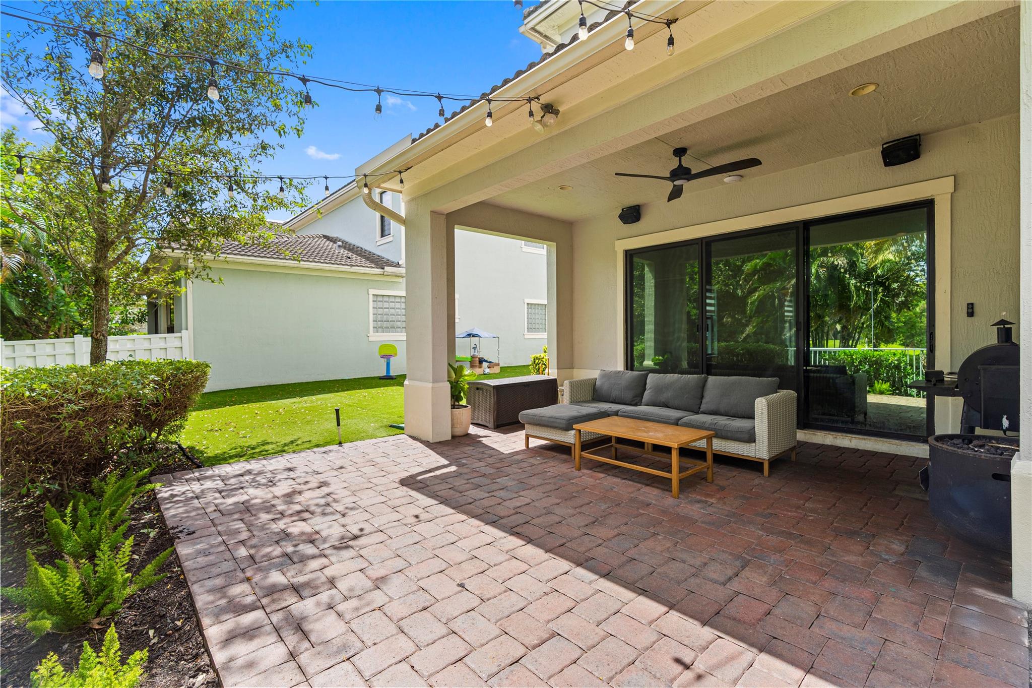 Coral Lago 182-31 B - Residential