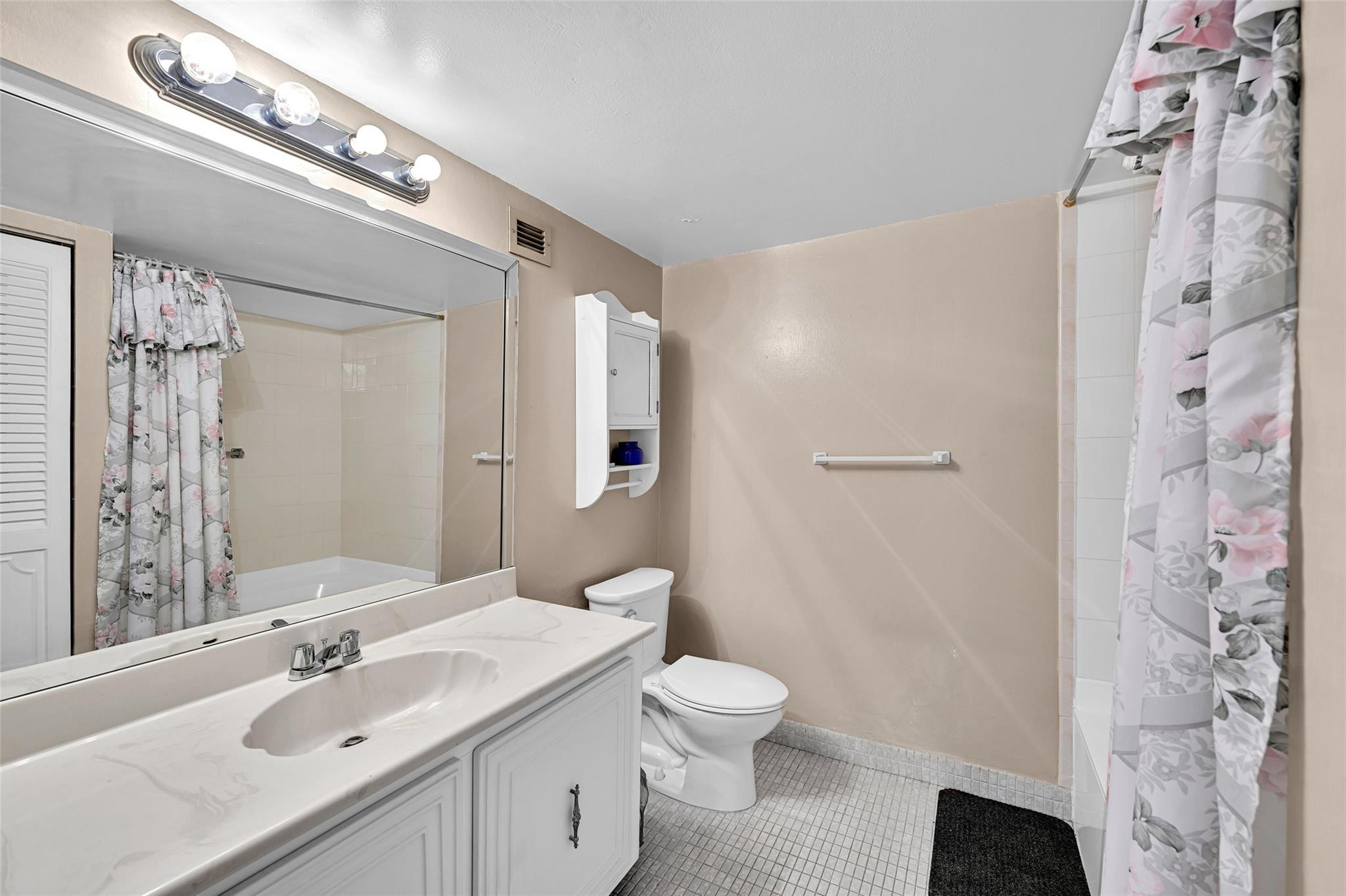 Oceanview Park Condo - Residential