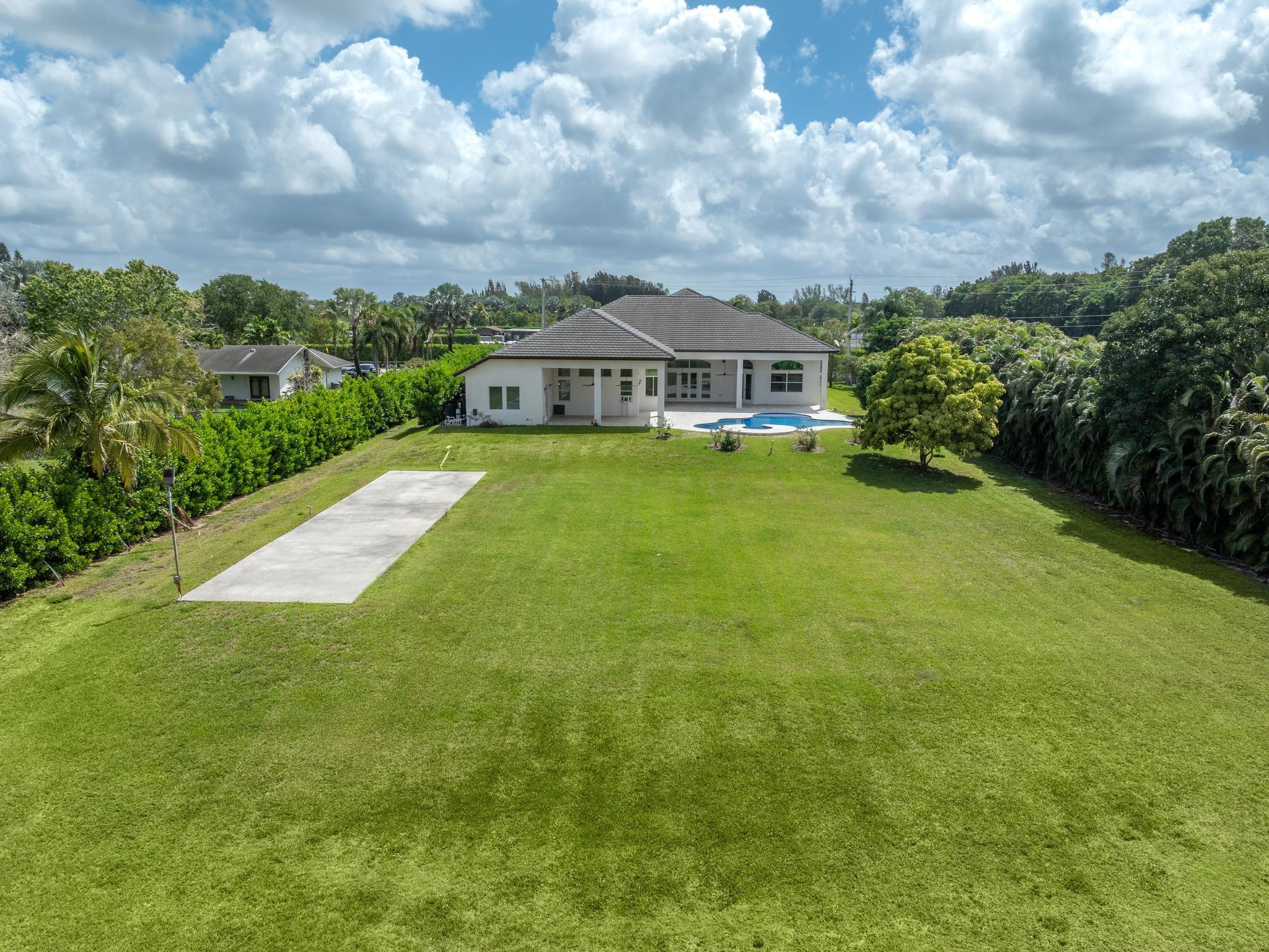 Everglades Land Co Sub 1- - Residential Lease