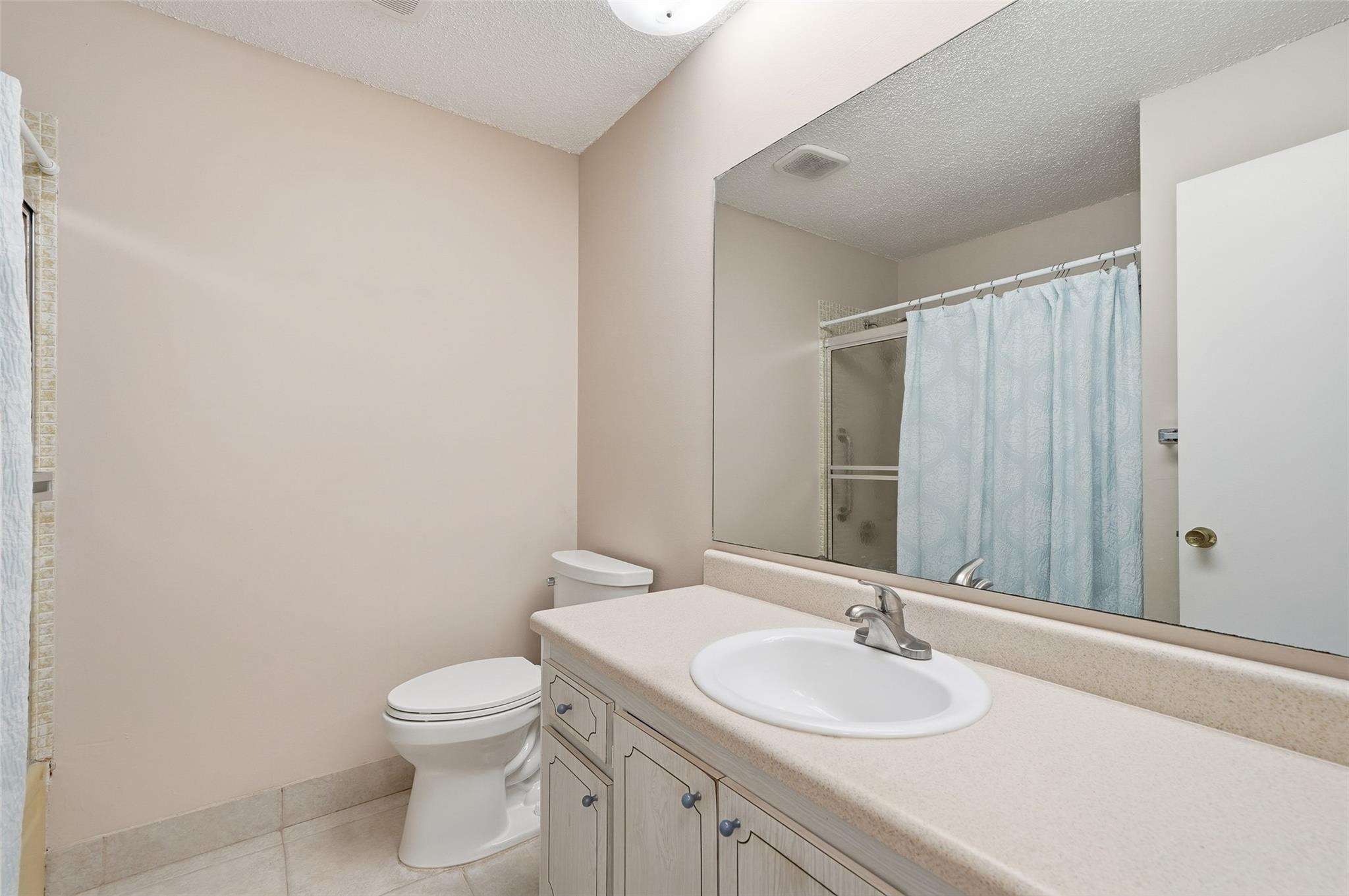Lauderdale West Condo Nov - Residential Lease