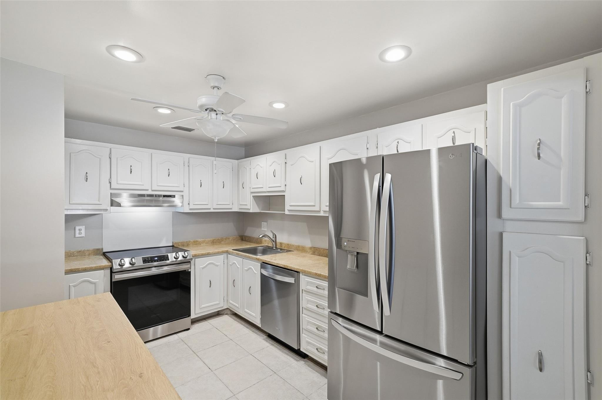 Lauderdale West Condo Nov - Residential Lease