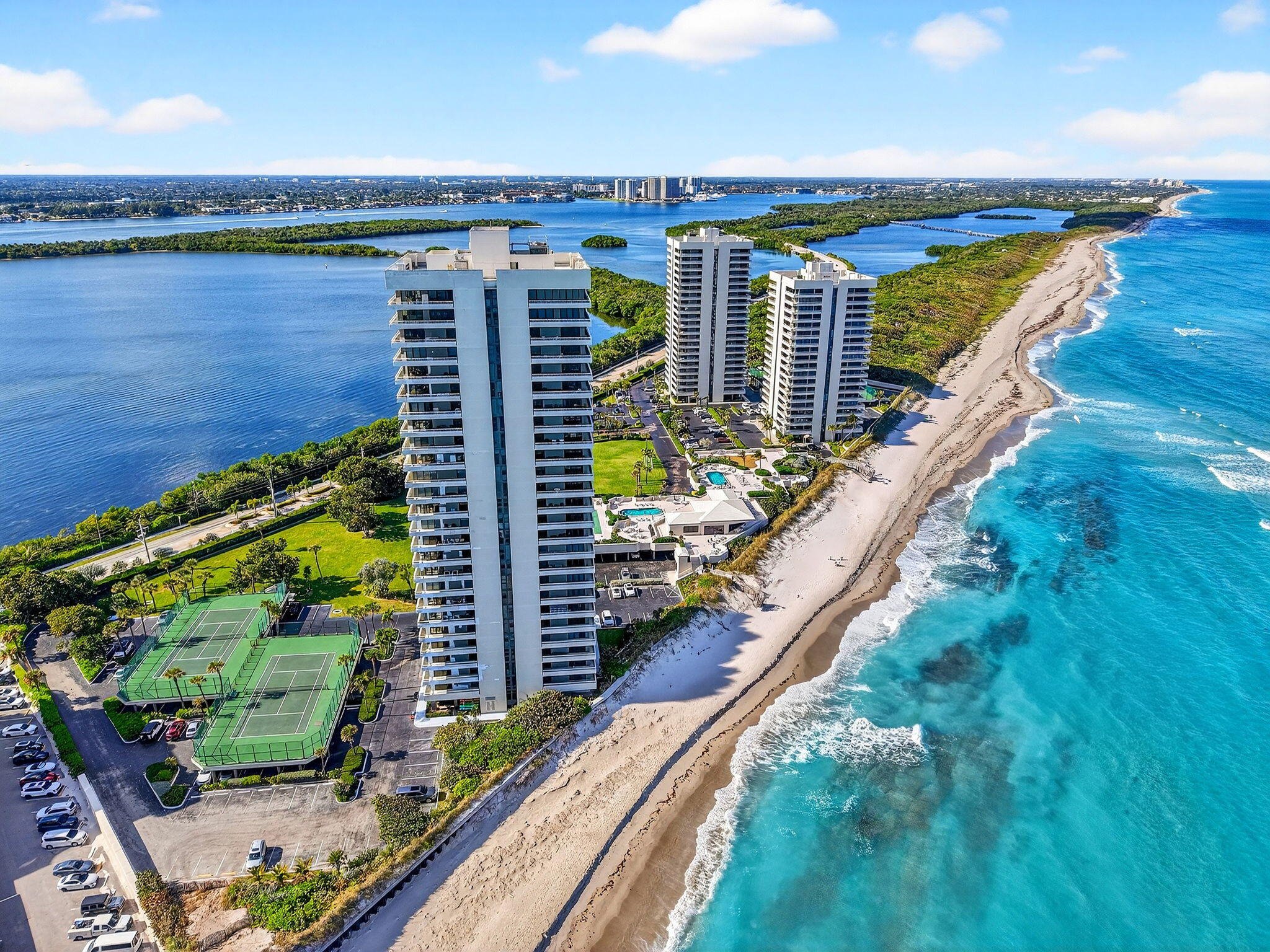 5510 N OCEAN Drive 12B, Singer Island, FL, 33404/$1,100,000 1 5510 N OCEAN Drive 12B