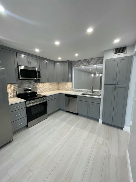 6698 10th Avenue N Greenacres FL 33467