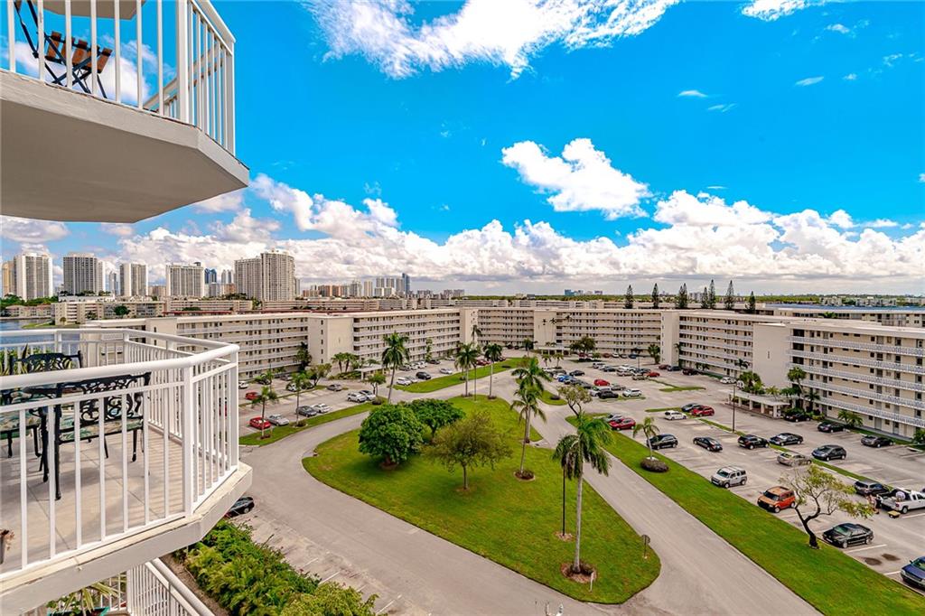 Del Prado - Residential