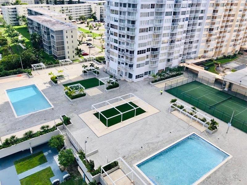Del Prado - Residential
