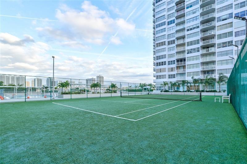 Del Prado - Residential