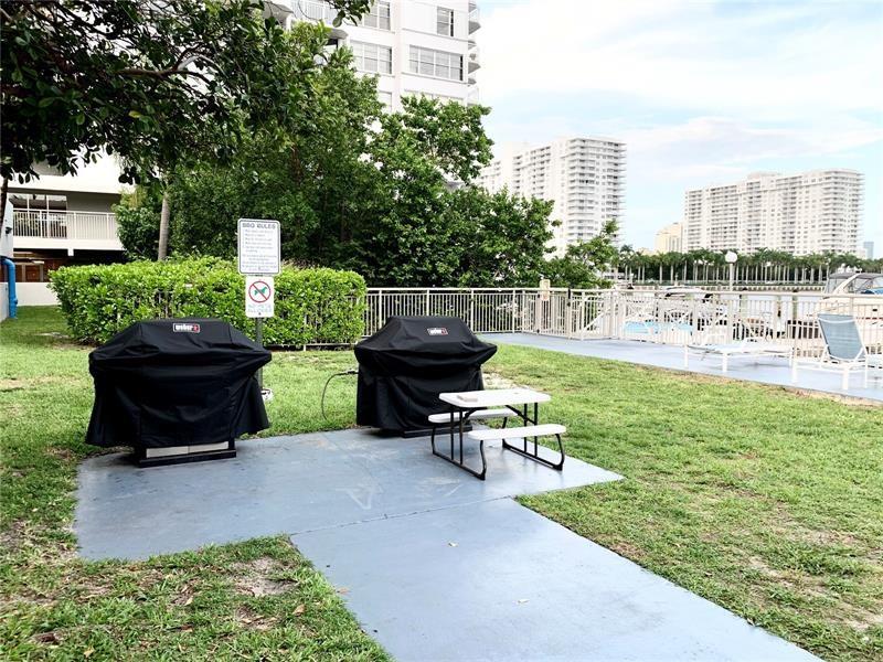 Del Prado - Residential