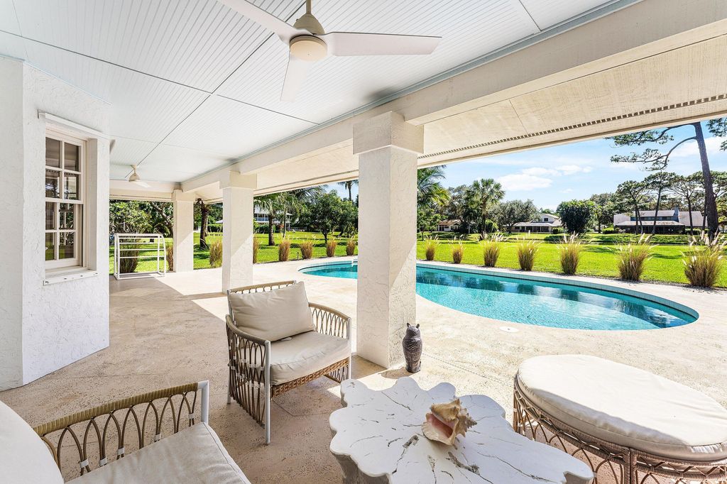 Photo of 6048 Woodlake Road, Jupiter, FL 33458 (MLS # R11135179)