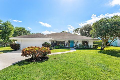 Photo of 6048 Woodlake Road, Jupiter, FL 33458 (MLS # R11135179)