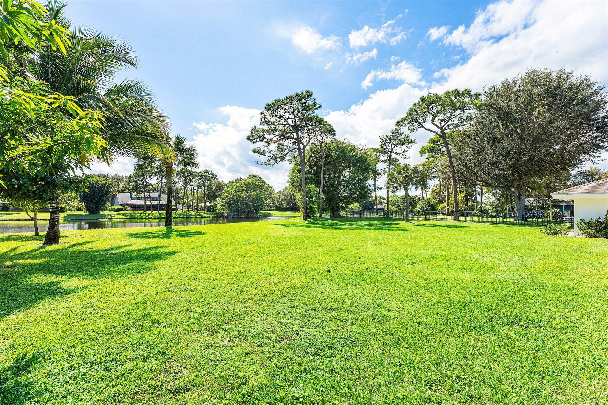 WHISPERING TRAILS 1 - Residential