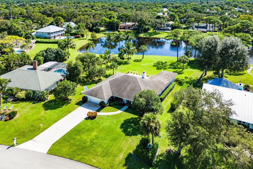 Photo of 6048 Woodlake Road, Jupiter, FL 33458 (MLS # R11135179)