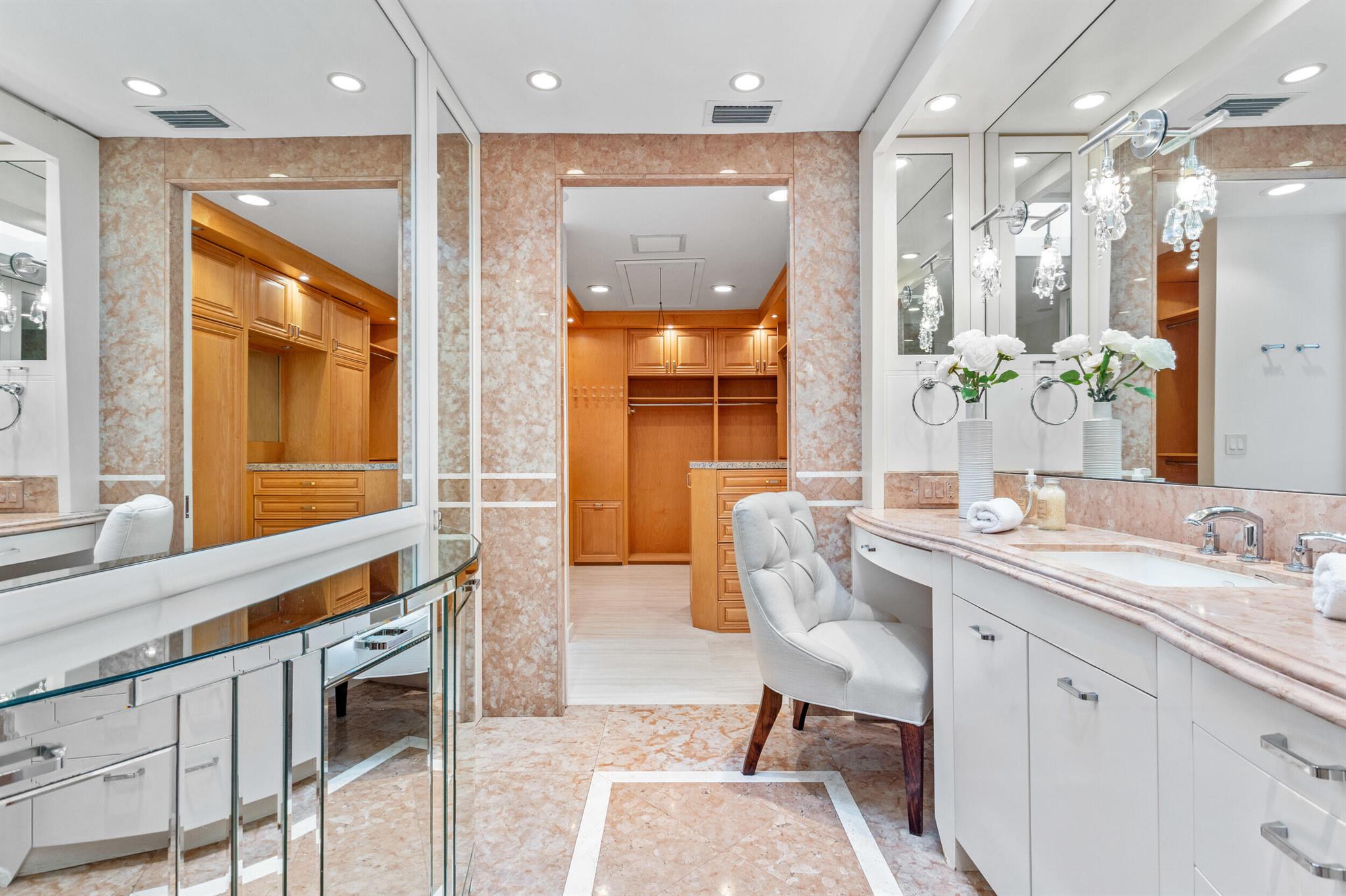 RESIDENCES AT SLOANS CURV - Residential