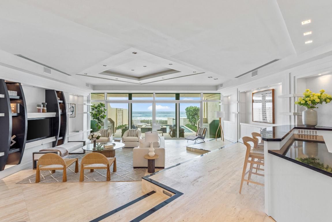 RESIDENCES AT SLOANS CURVE - Residential