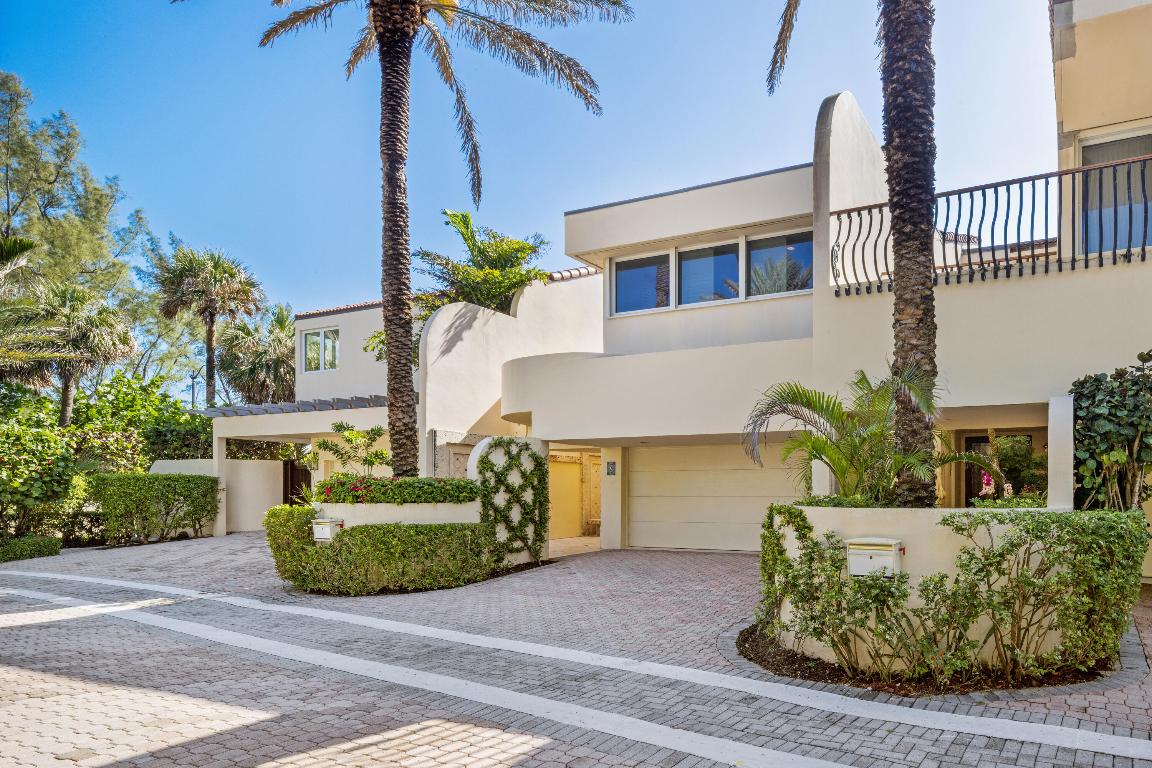 RESIDENCES AT SLOANS CURVE - Residential