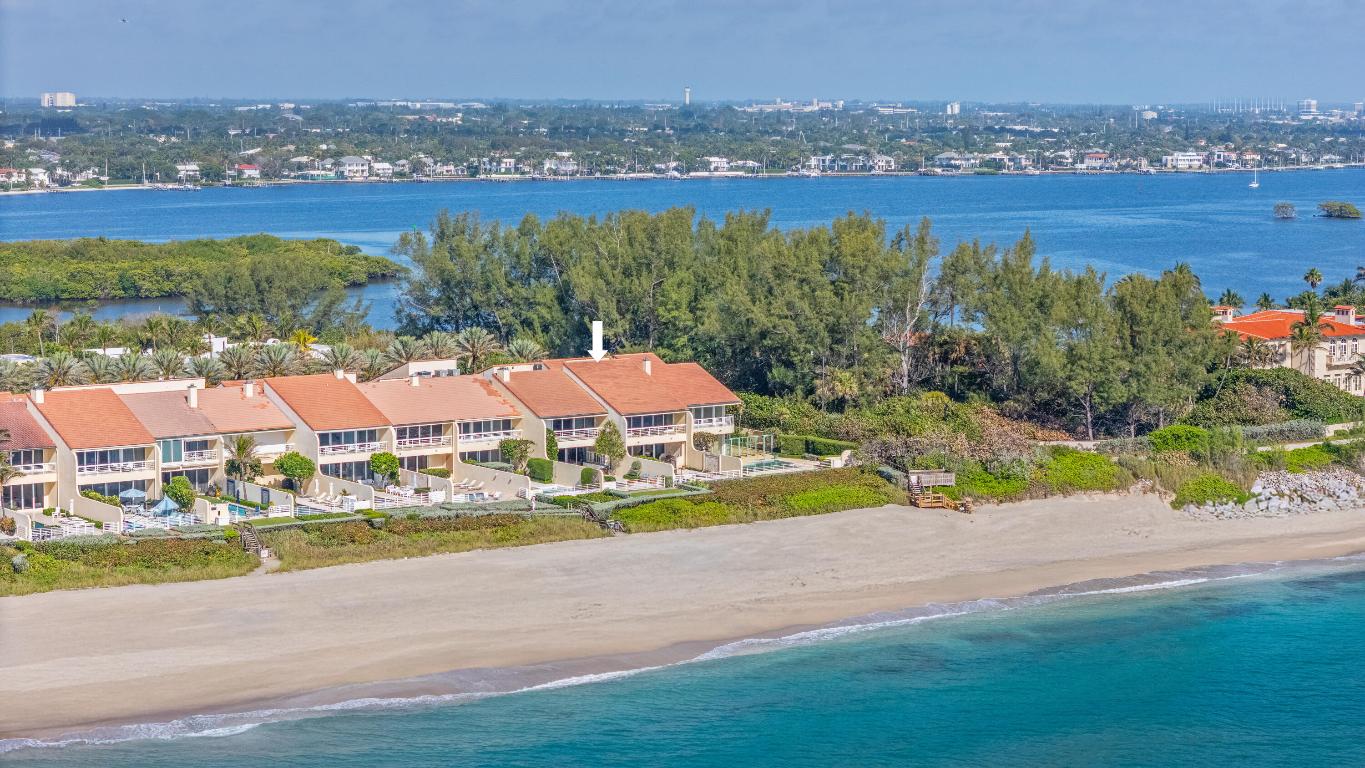 RESIDENCES AT SLOANS CURVE - Residential