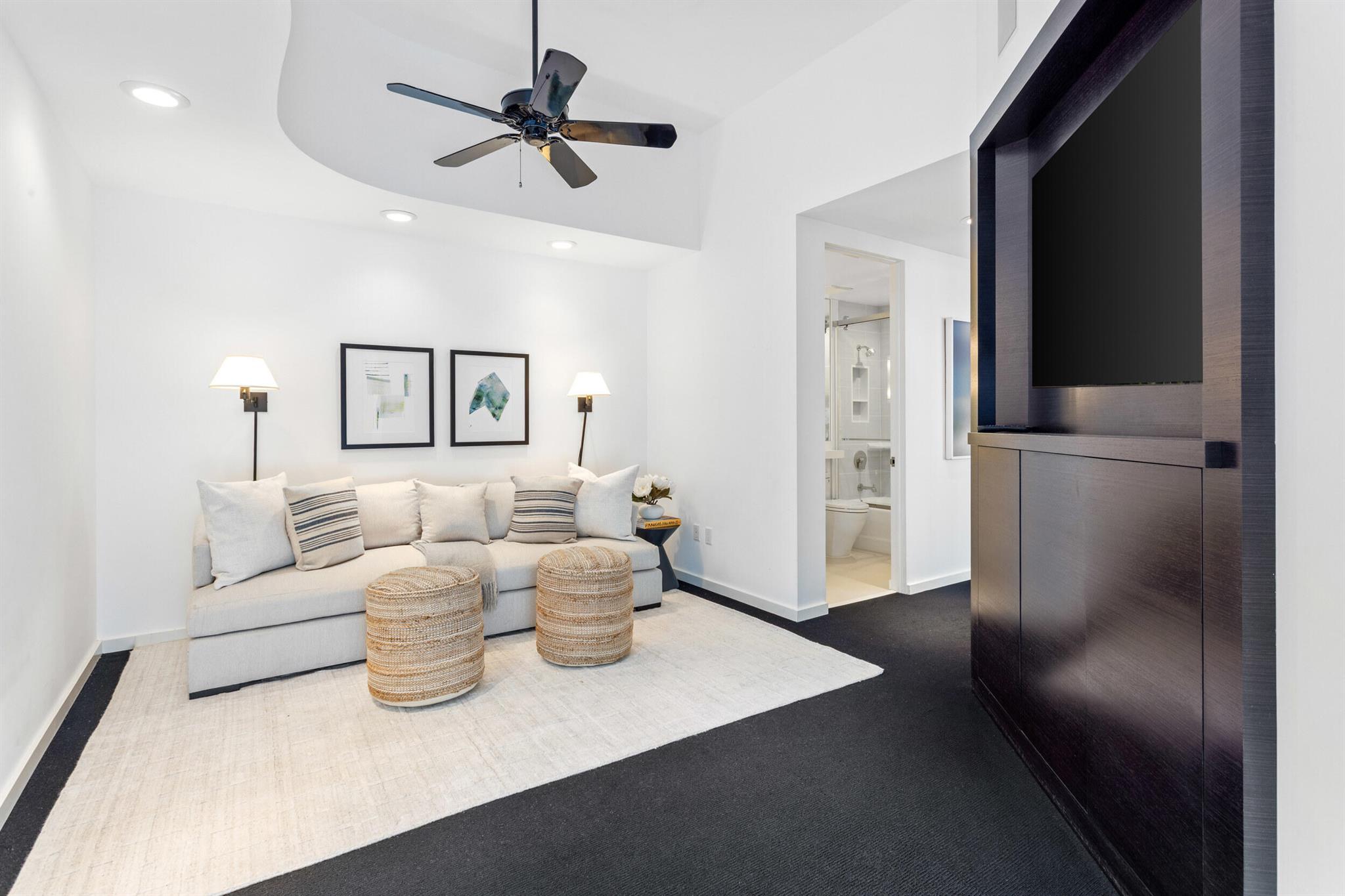 RESIDENCES AT SLOANS CURV - Residential