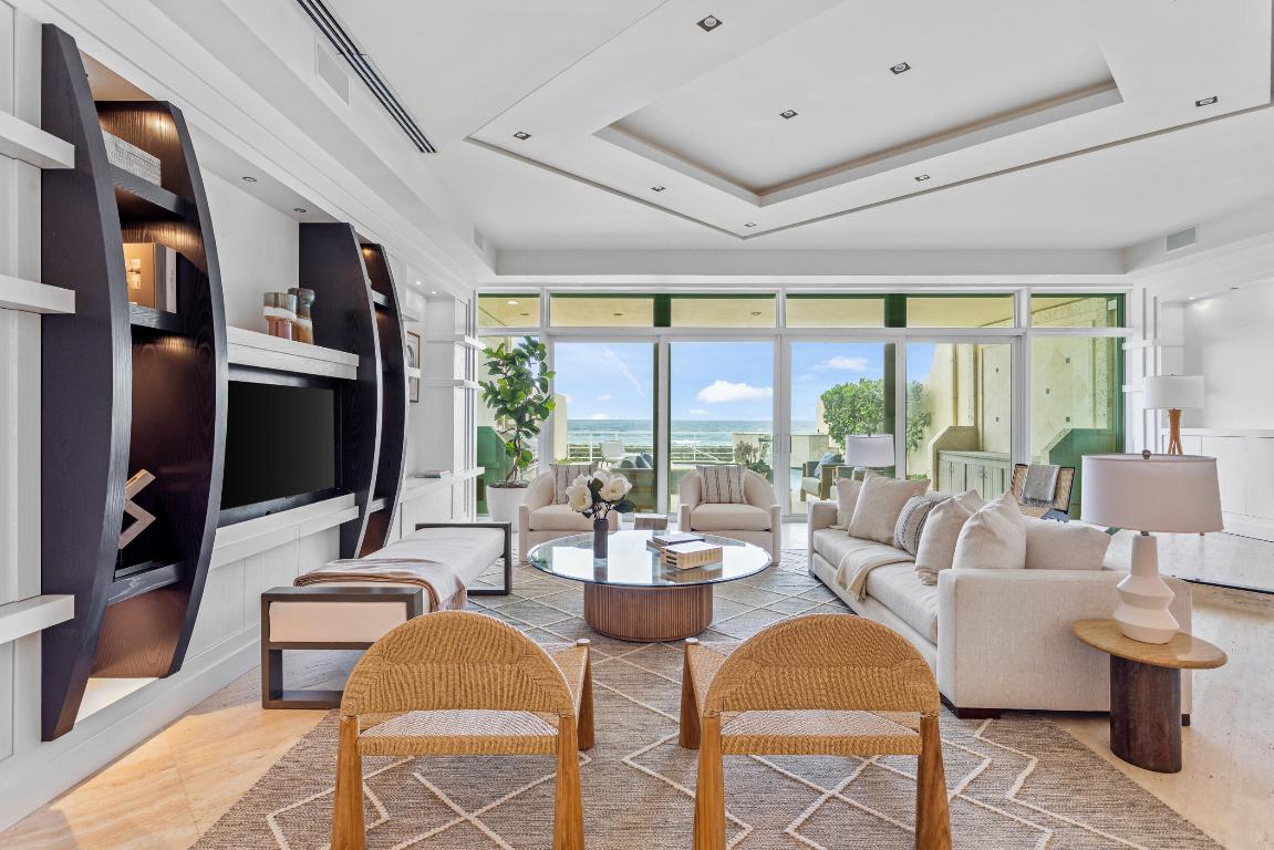 RESIDENCES AT SLOANS CURVE - Residential