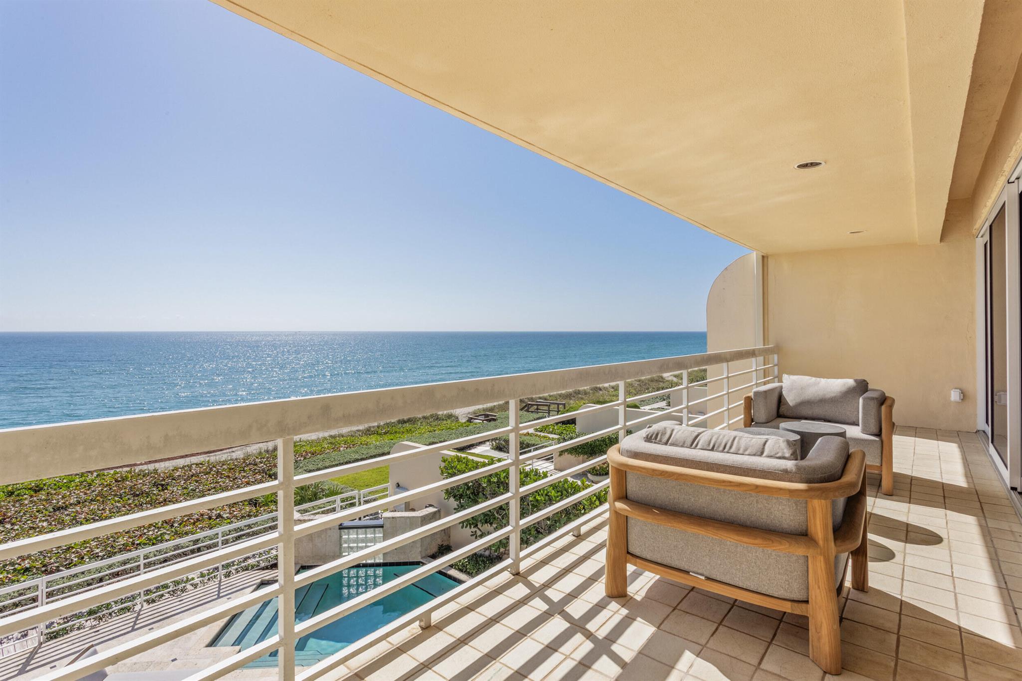 RESIDENCES AT SLOANS CURV - Residential