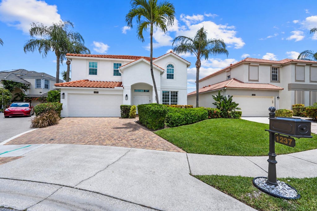 Photo of 1237 Avondale Lane, West Palm Beach, FL 33409 (MLS # B26075678)