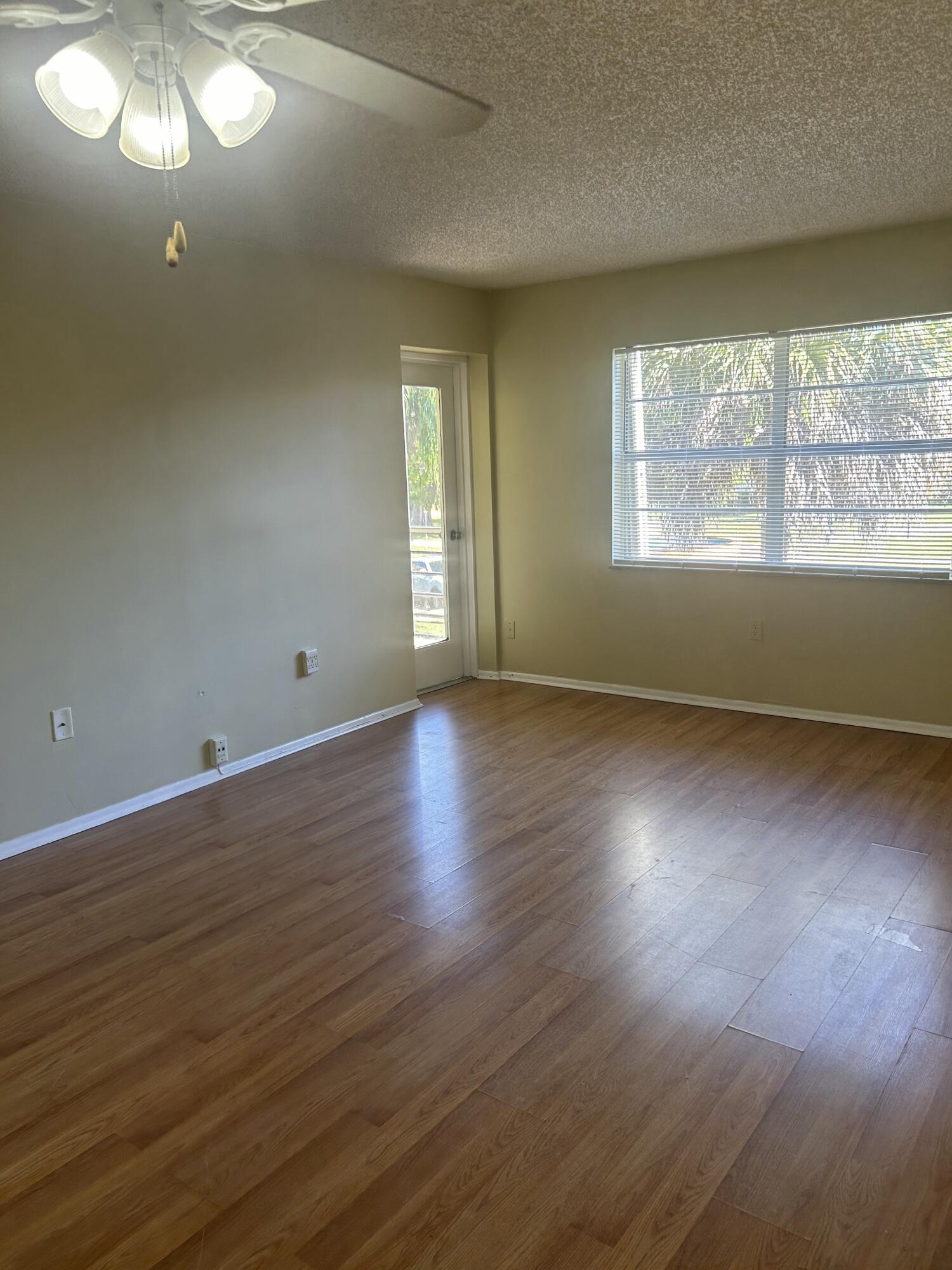 4304 NW 9th 2-2d