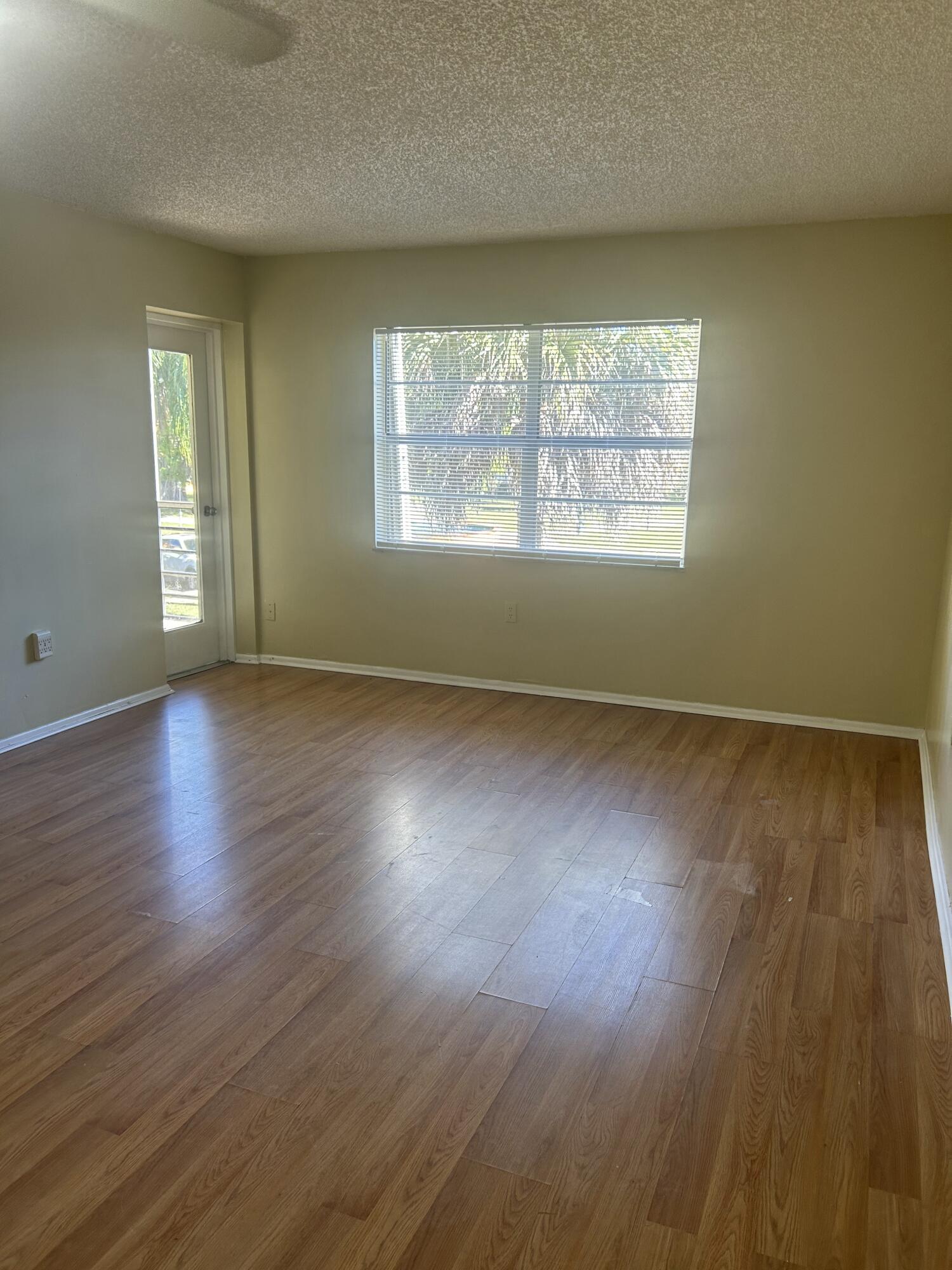4304 NW 9th 2-2d