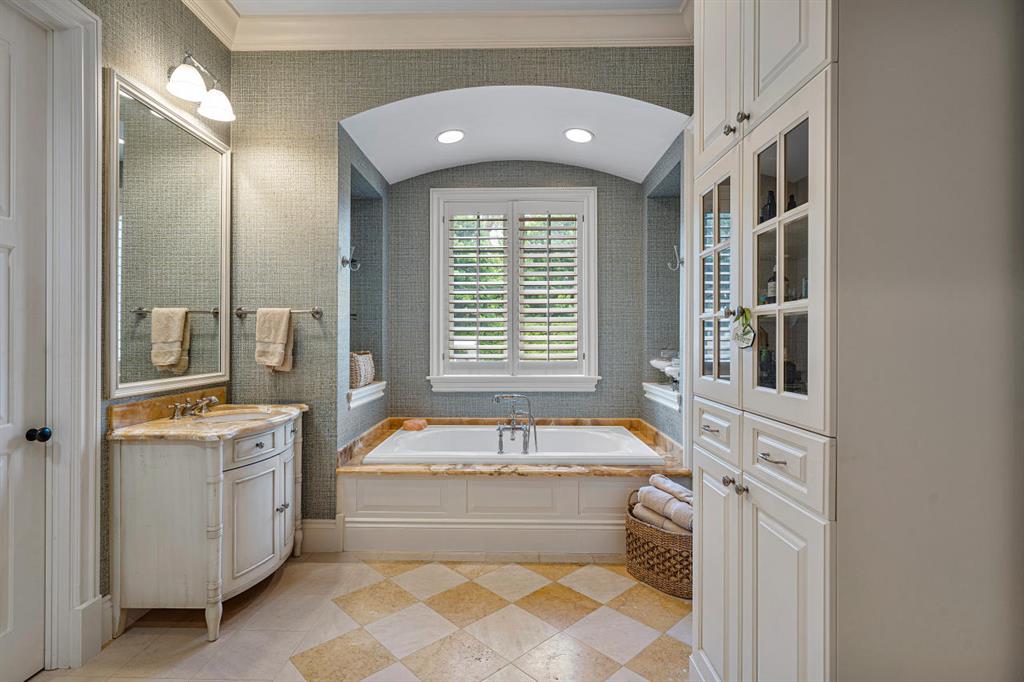 GULFSTREAM PROPERTIES 2 IN - Residential