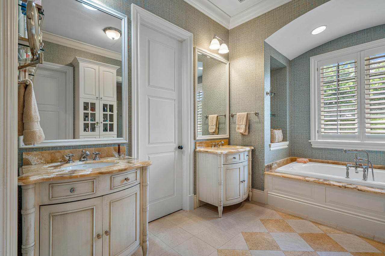 GULFSTREAM PROPERTIES 2 IN - Residential