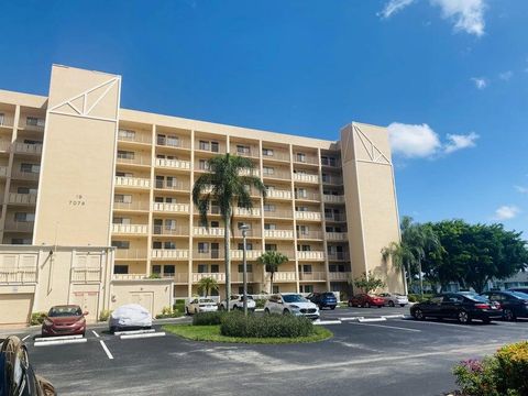 7076 Huntington Lane 208 Delray Beach FL 33446