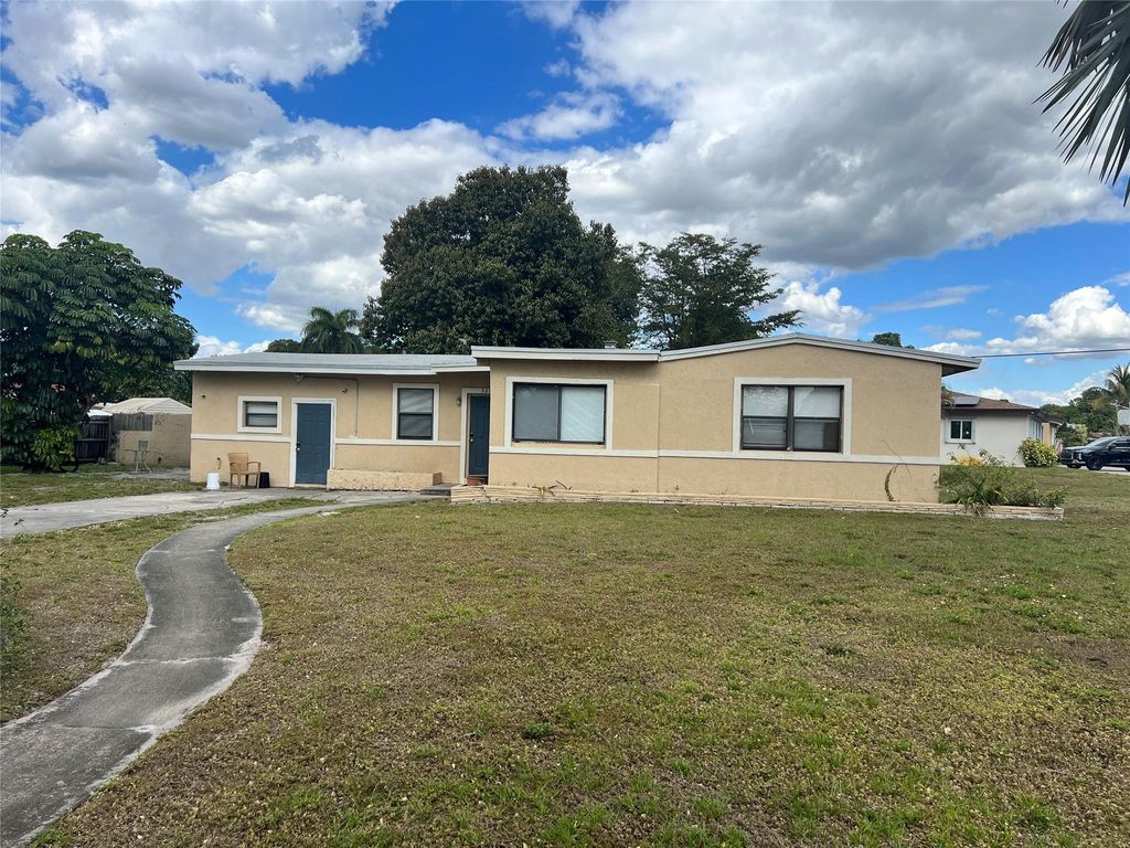 Photo of 3201 Glendale Boulevard, Fort Lauderdale, FL 33312 (MLS # F10550204)