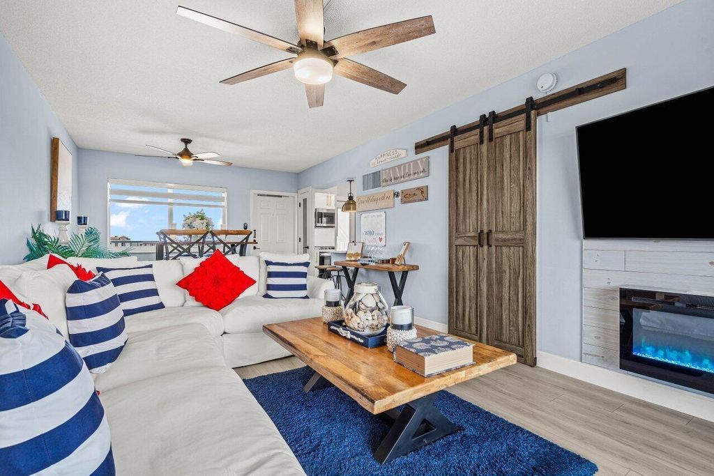 Photo of 629 SE 19th Avenue #702, Deerfield Beach, FL 33441 (MLS # R11091655)