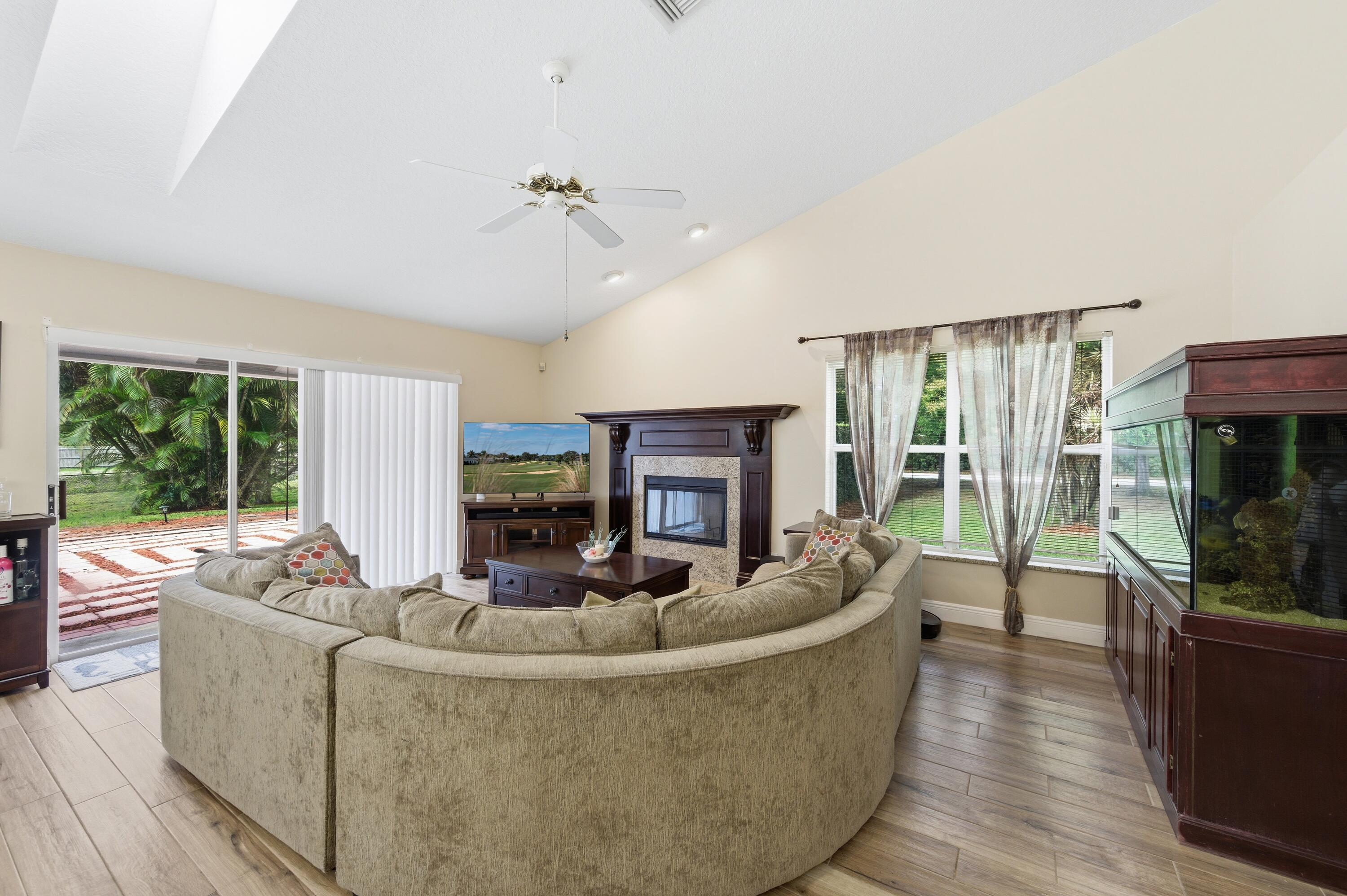 Palm Beach Country Estates - Residential