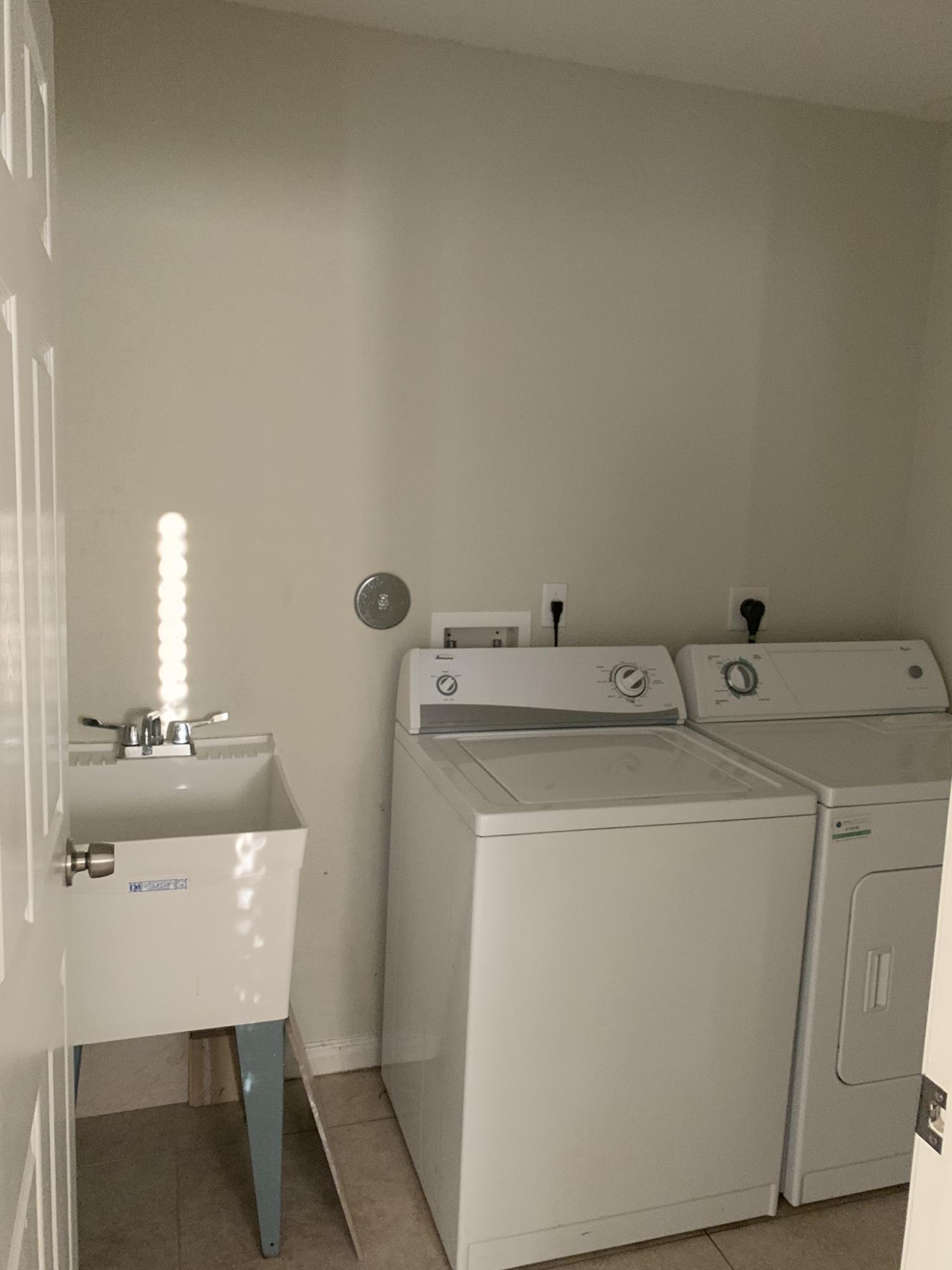 LINKS AT EMERALD DUNES CONDO - Residential Lease