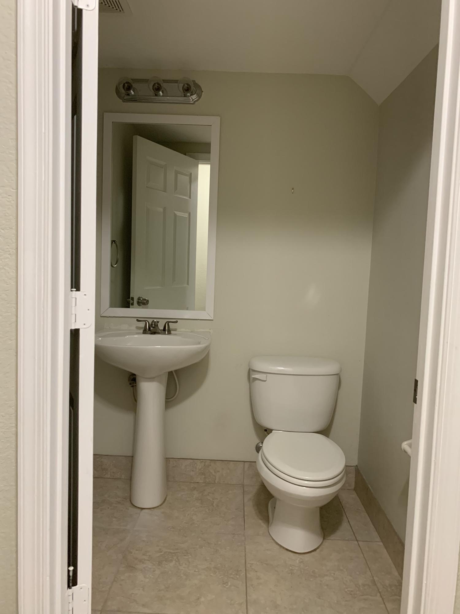 LINKS AT EMERALD DUNES CONDO - Residential Lease