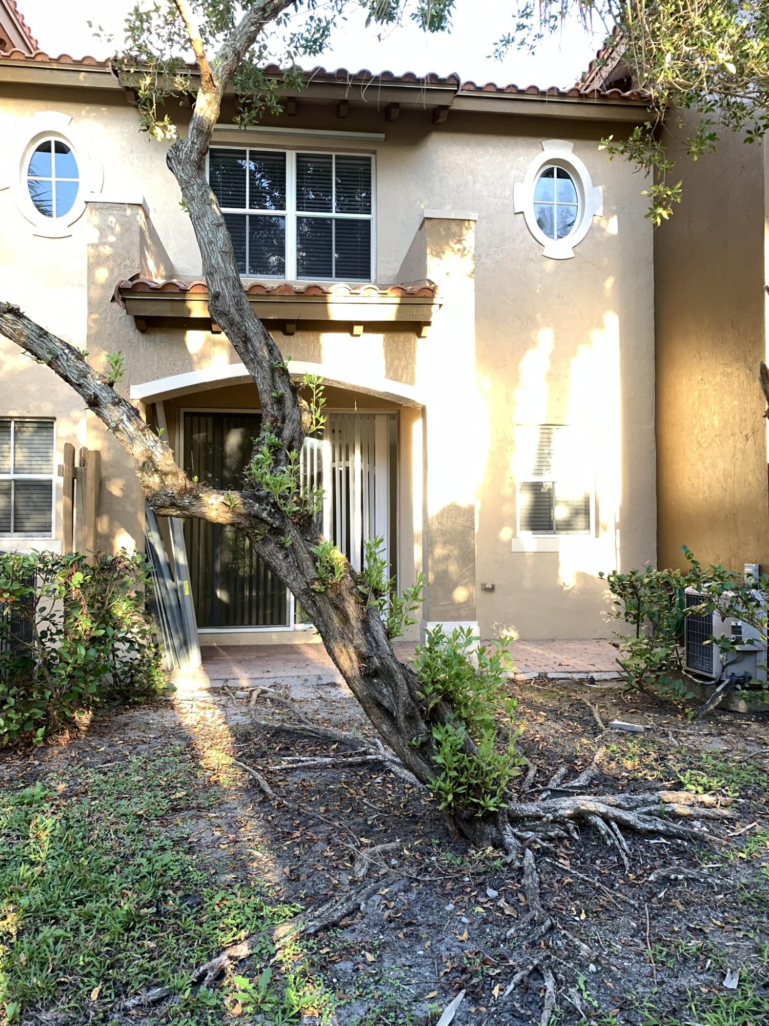 LINKS AT EMERALD DUNES CONDO - Residential Lease