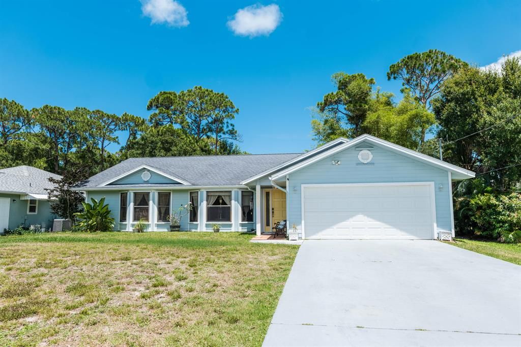 Photo of 5500 Sunset Boulevard Blvd, Fort Pierce, FL 34982 (MLS # R10806981)