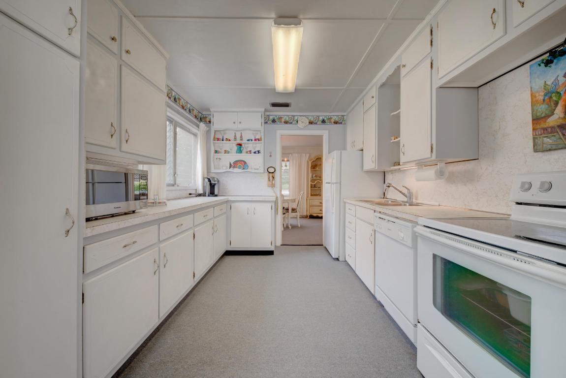 LAKE WORTH TOWN OF - Residential Income