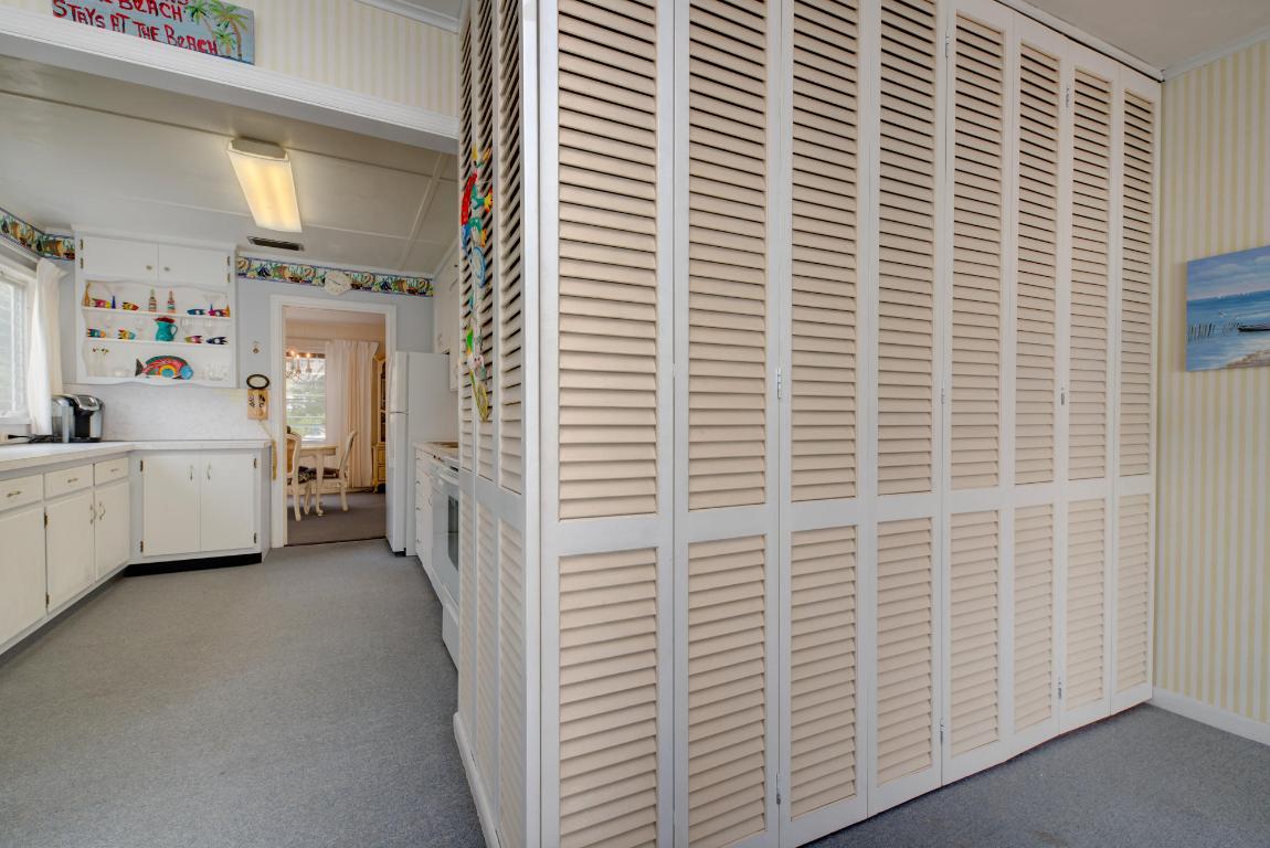 LAKE WORTH TOWN OF - Residential Income