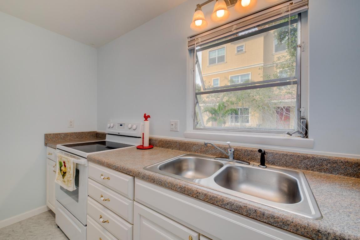 LAKE WORTH TOWN OF - Residential Income