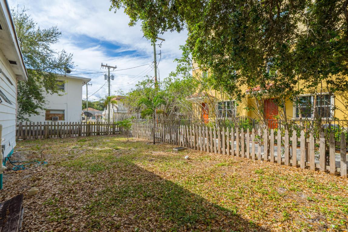 LAKE WORTH TOWN OF - Residential Income