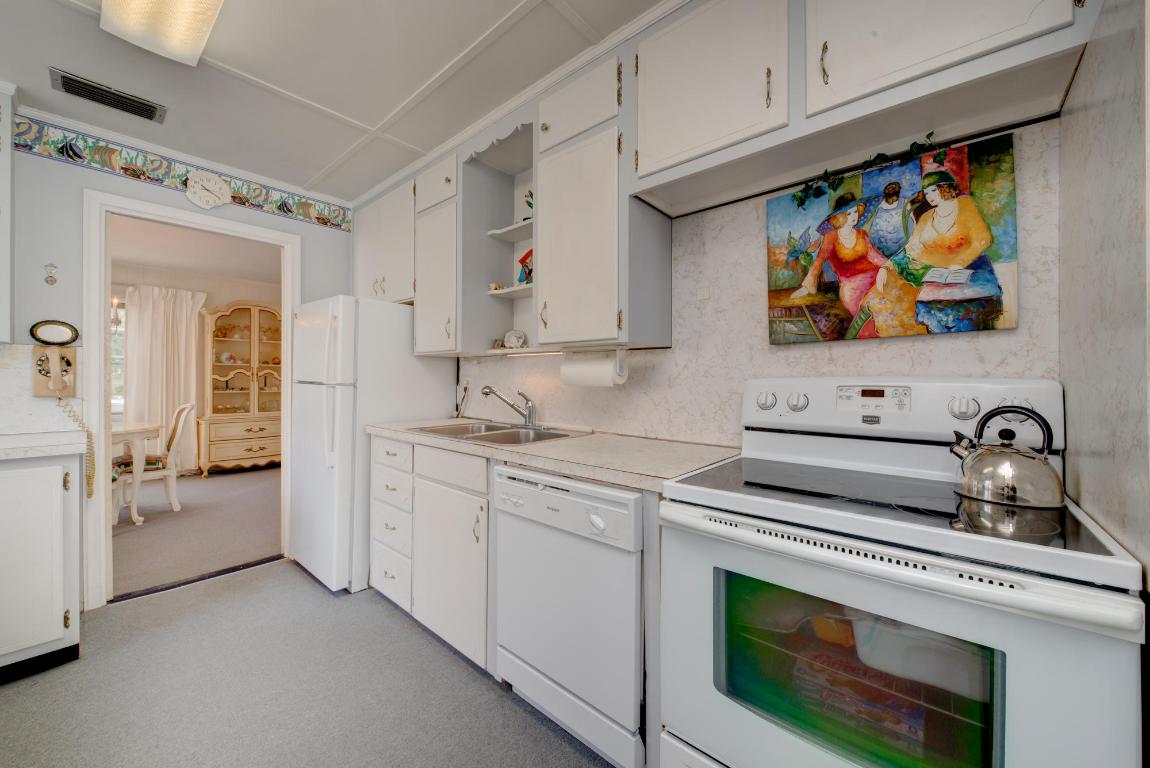 LAKE WORTH TOWN OF - Residential Income