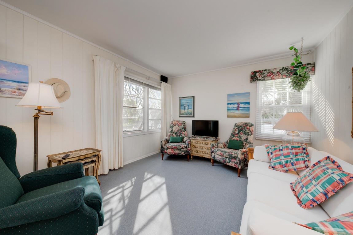 LAKE WORTH TOWN OF - Residential Income