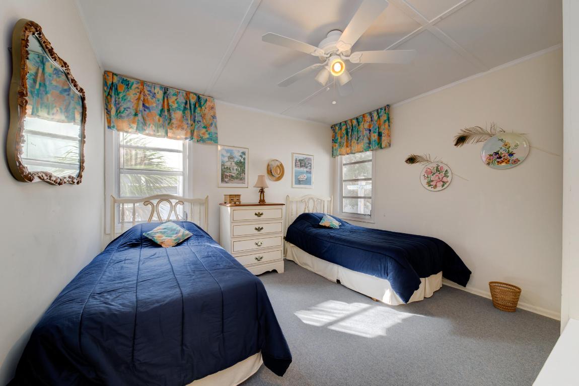 LAKE WORTH TOWN OF - Residential Income