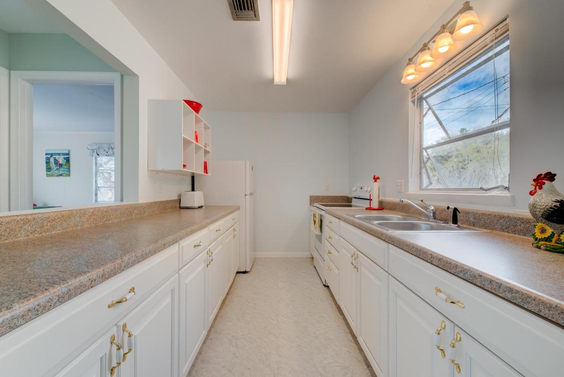 LAKE WORTH TOWN OF - Residential Income