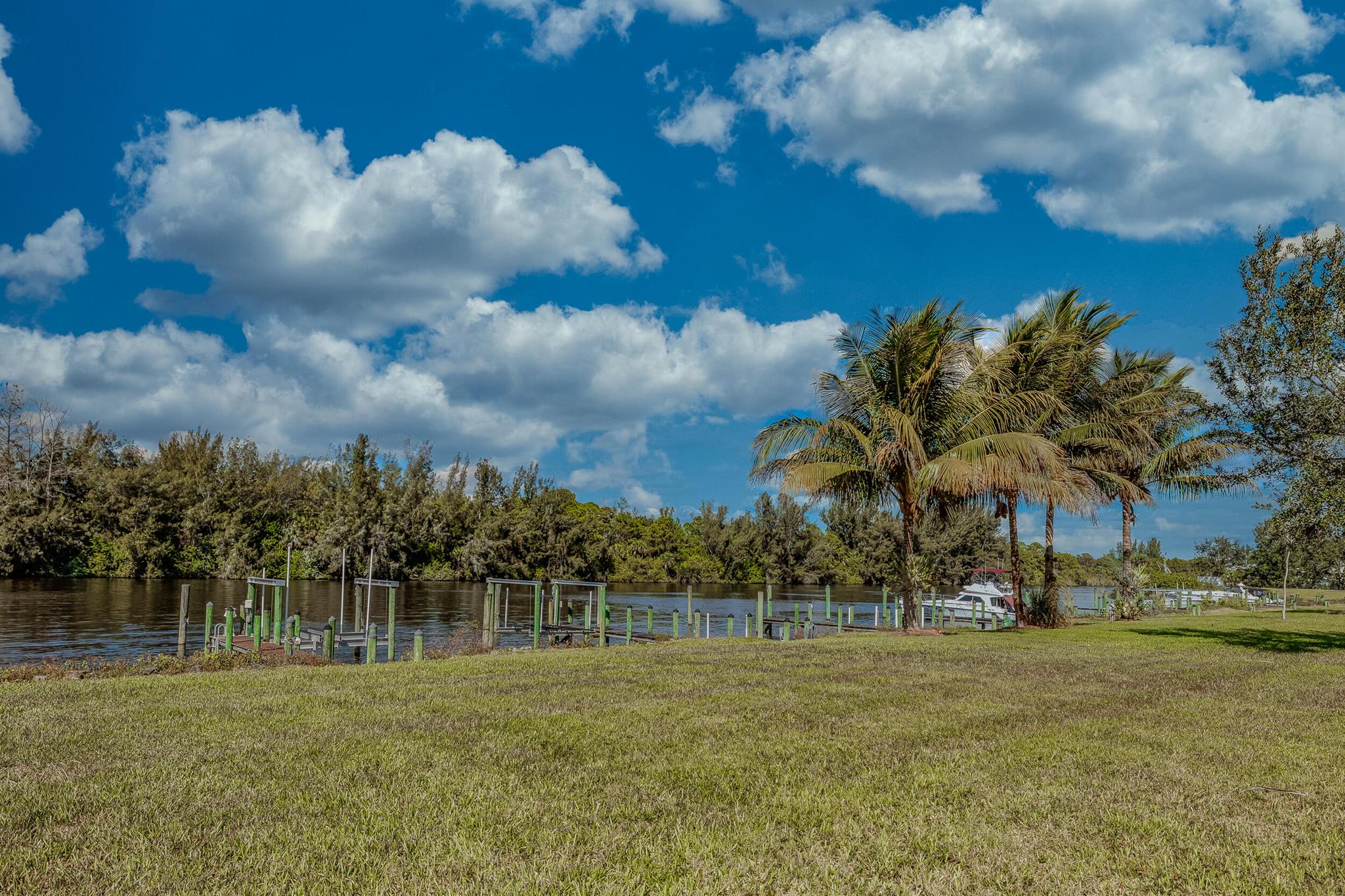 RIVER MARINA - Residential