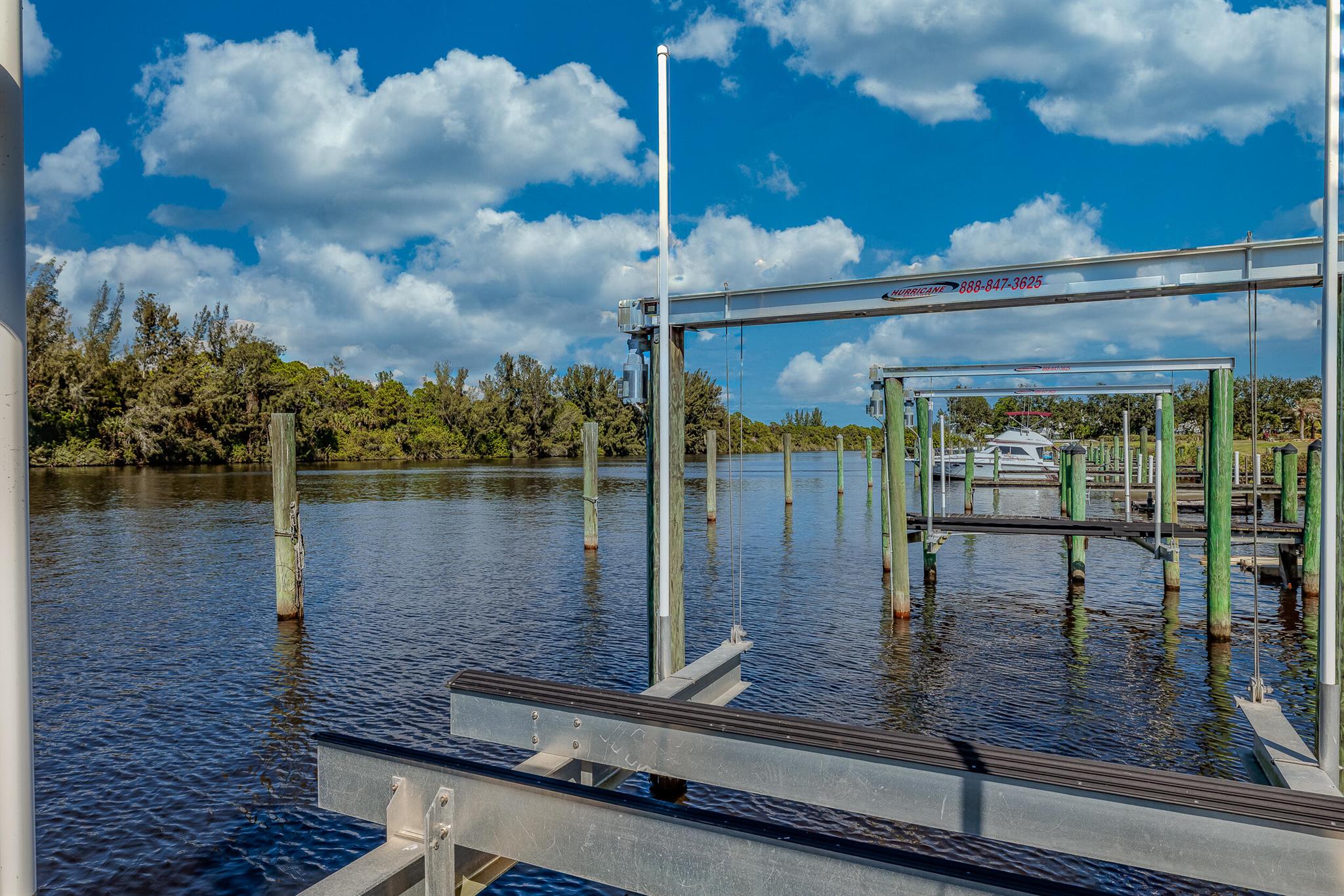 RIVER MARINA - Residential